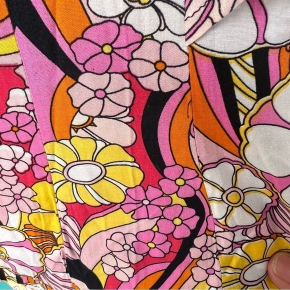 Unique Vintage Pink & Yellow Mod Floral Cecilia Blouse Size Medium NWT - Picture 9 of 11